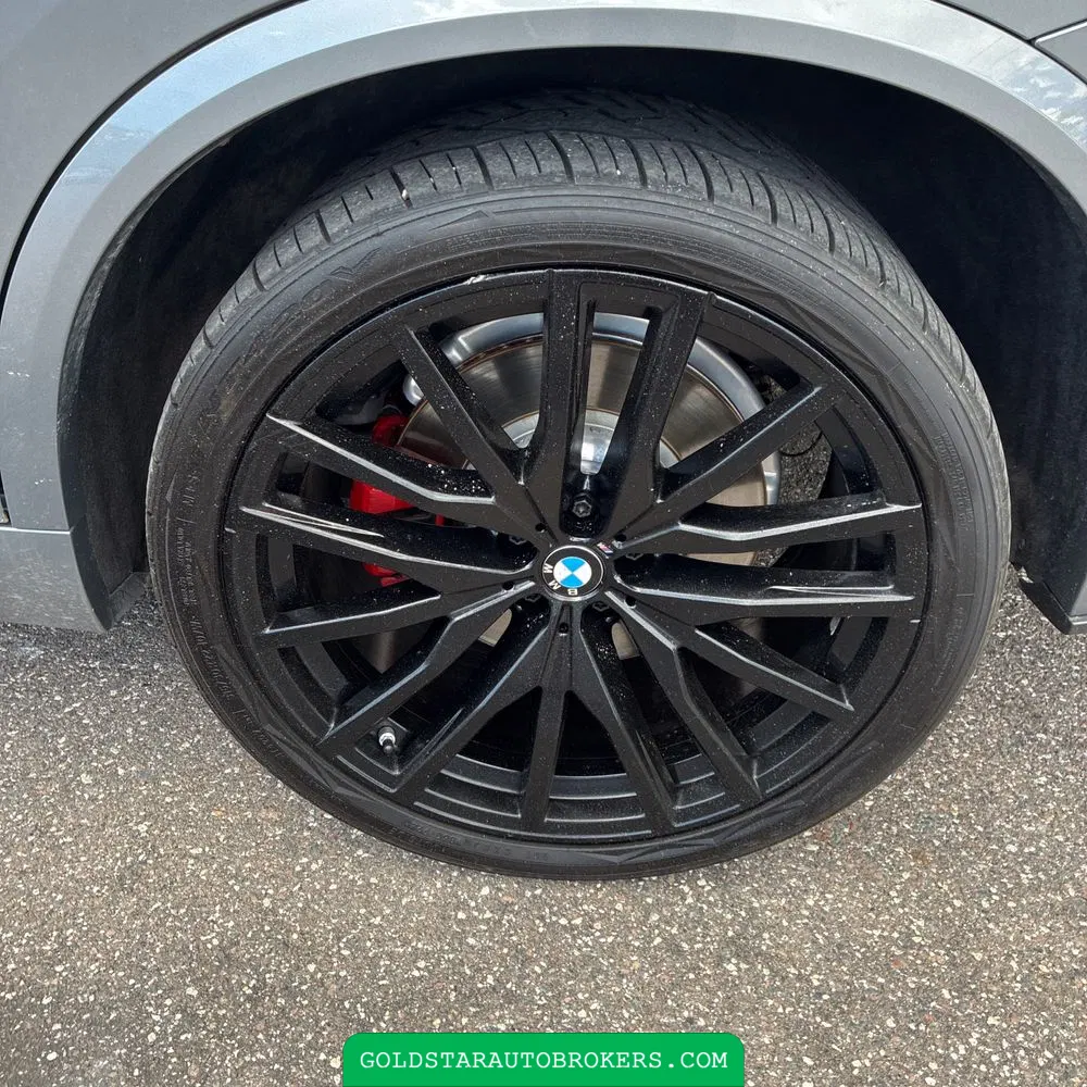 2024 BMW X5 M60i