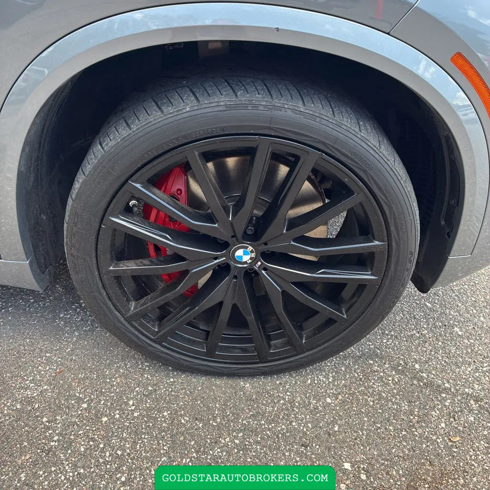 2024 BMW X5 M60i
