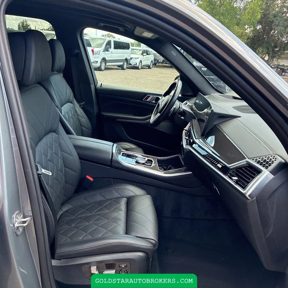 2024 BMW X5 M60i