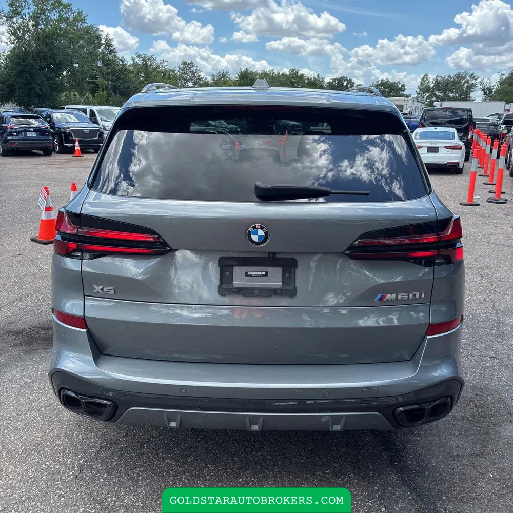 2024 BMW X5 M60i