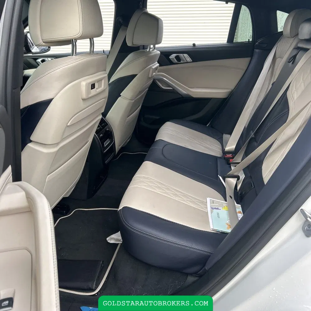 2023 BMW X6 M50i