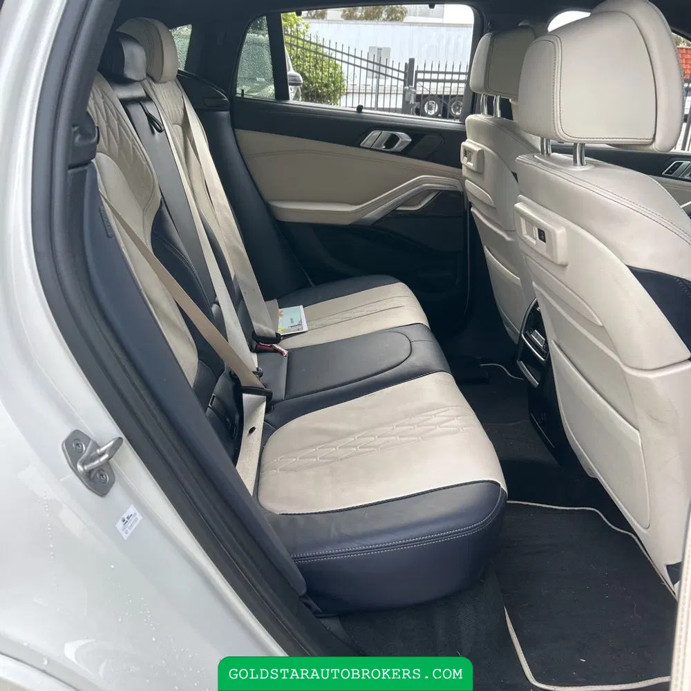 2023 BMW X6 M50i