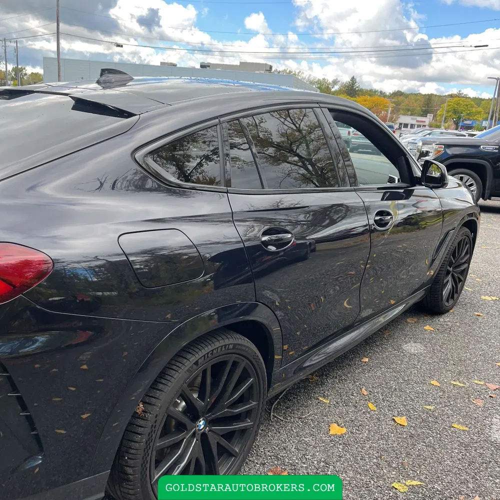 2022 BMW X6 M50i