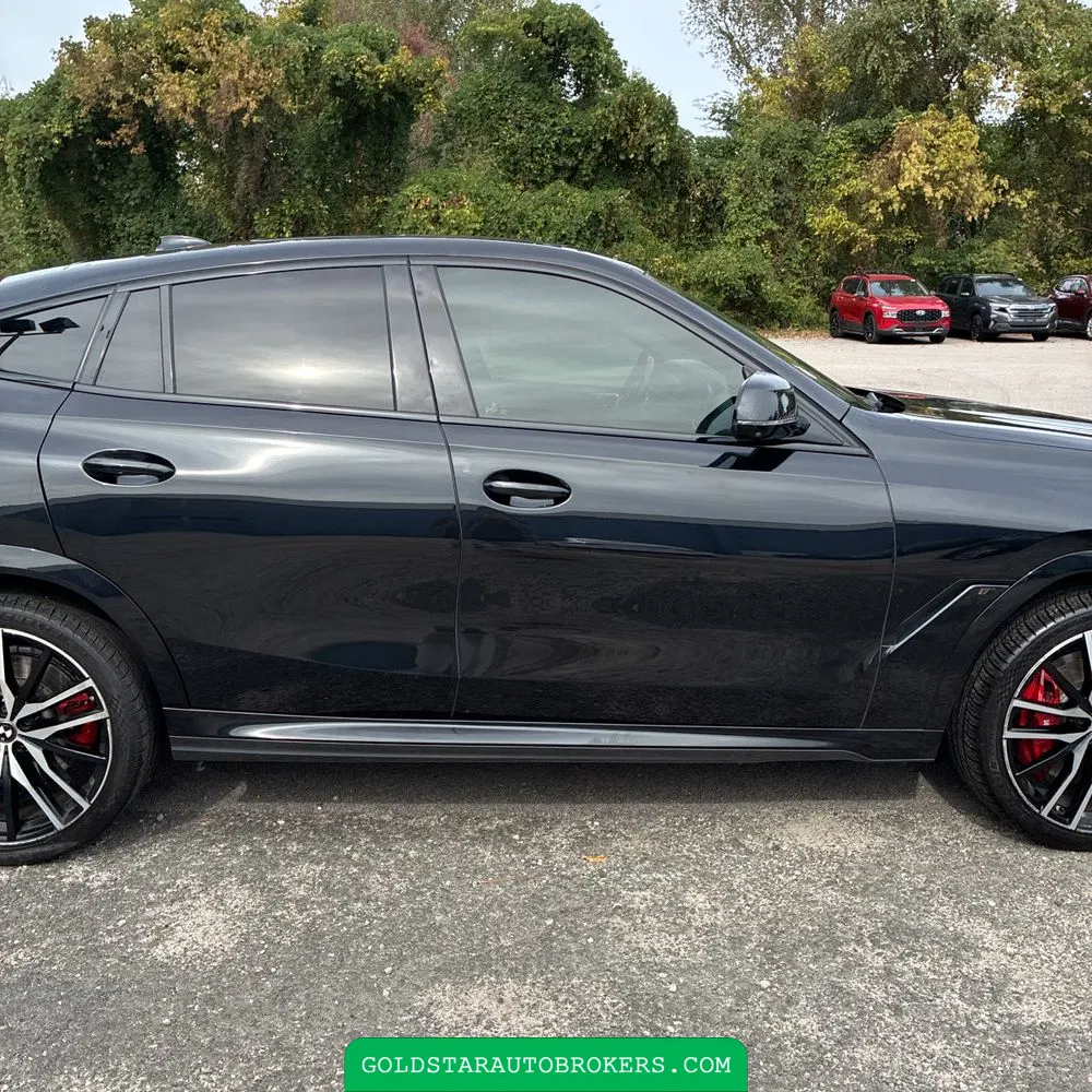 2022 BMW X6 M50i