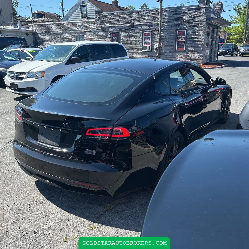 2025 Tesla Model S Plaid