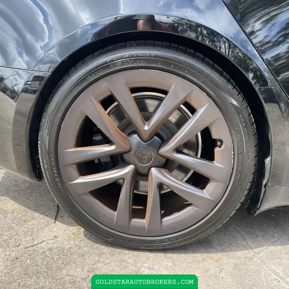 2021 Tesla Model S Plaid