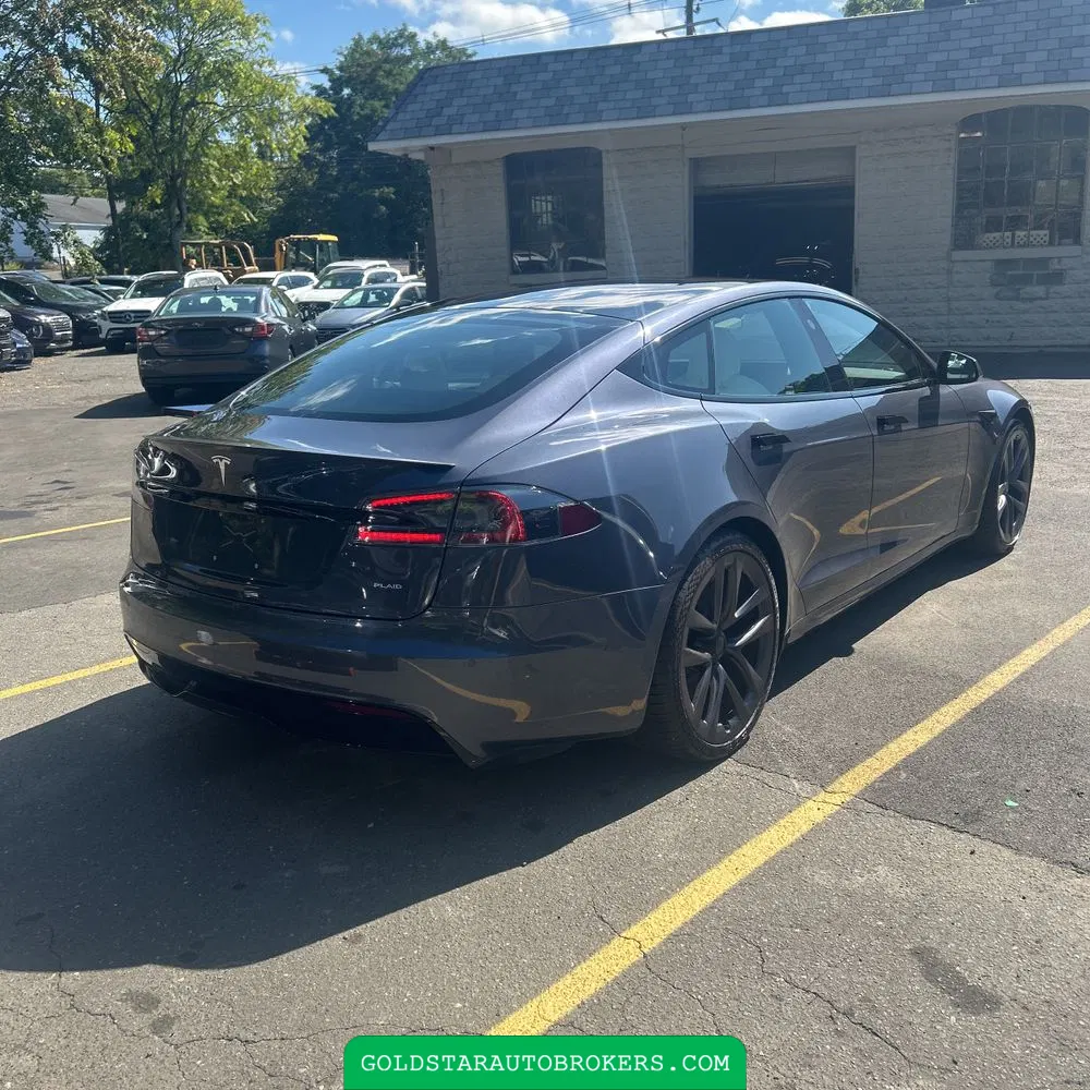 2021 Tesla Model S Plaid