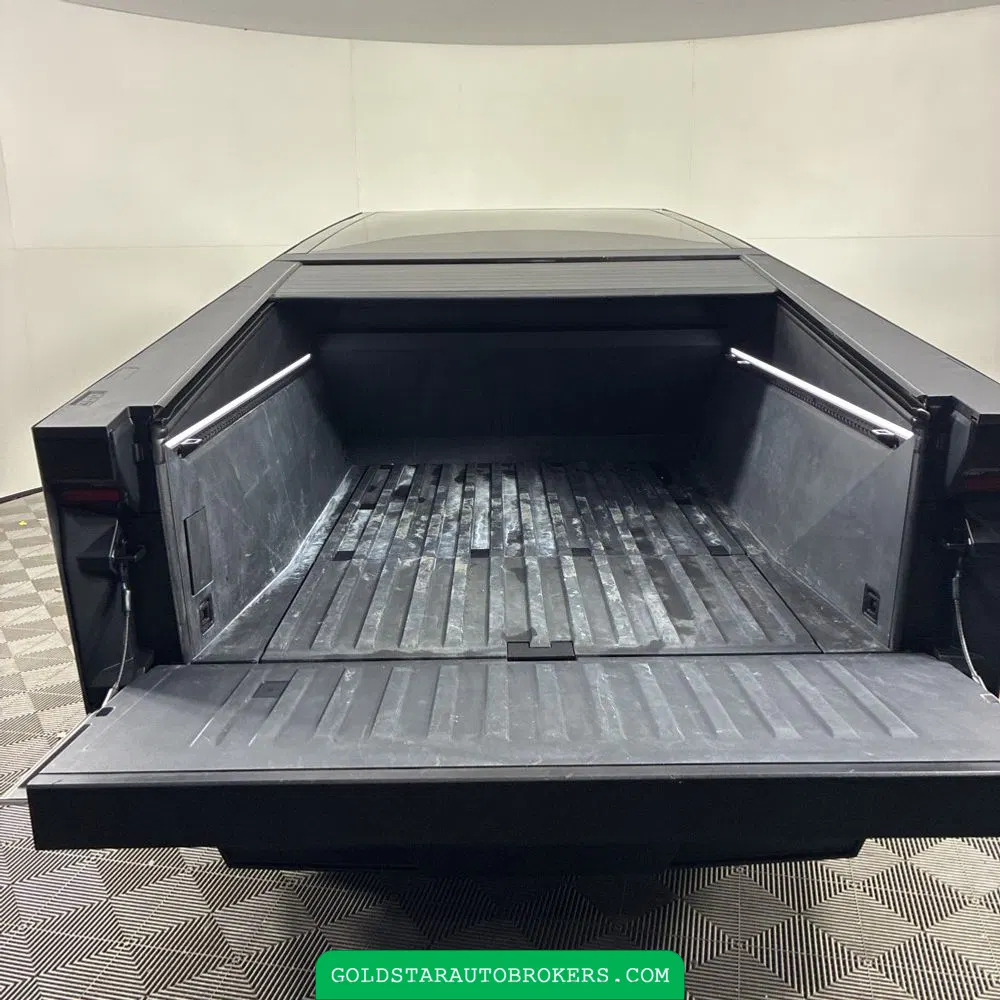 2025 Tesla Cybertruck Base