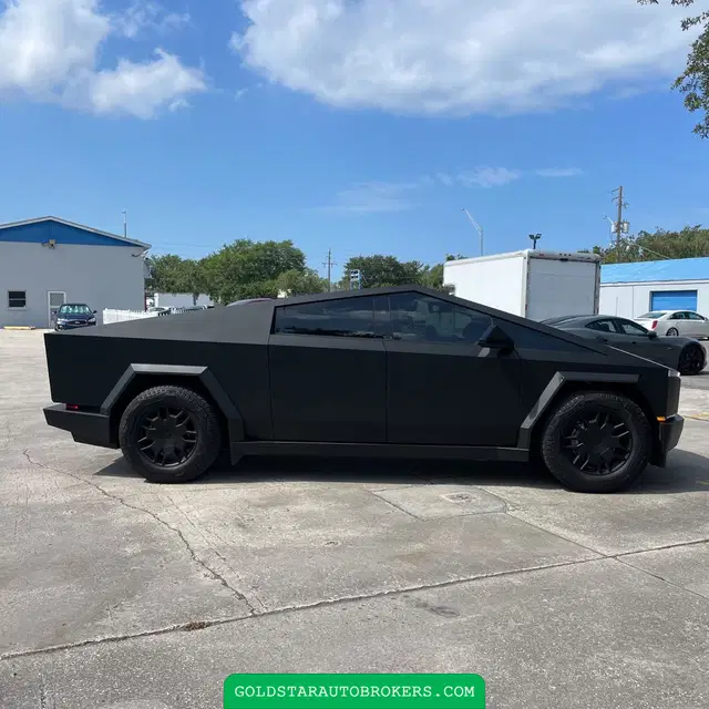 2024 Tesla Cybertruck Base