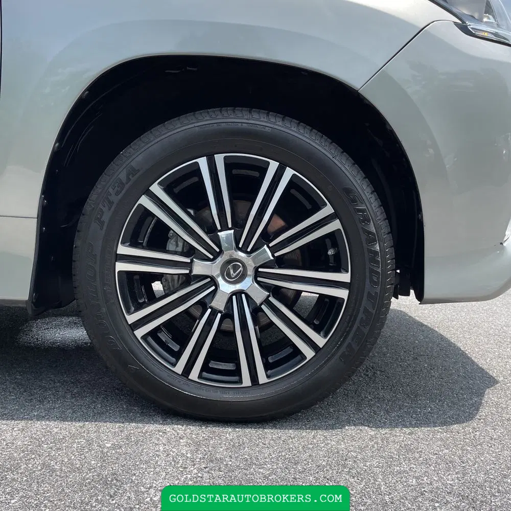 2021 Lexus LX 570 Three-Row