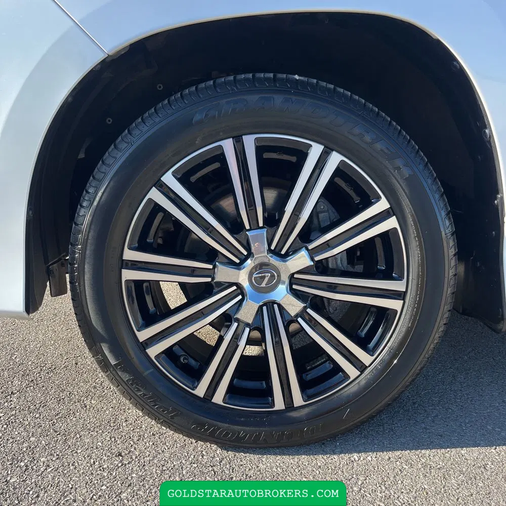 2021 Lexus LX 570 Three-Row