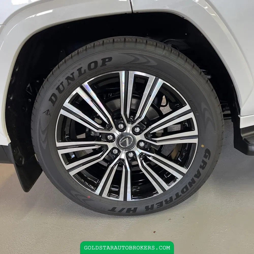 2025 Lexus LX 700h Luxury