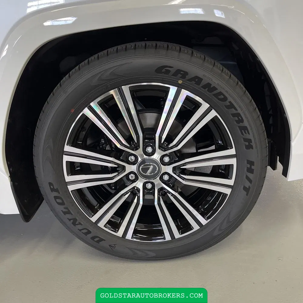 2025 Lexus LX 700h Luxury