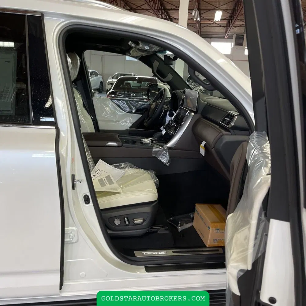 2025 Lexus LX 700h Luxury