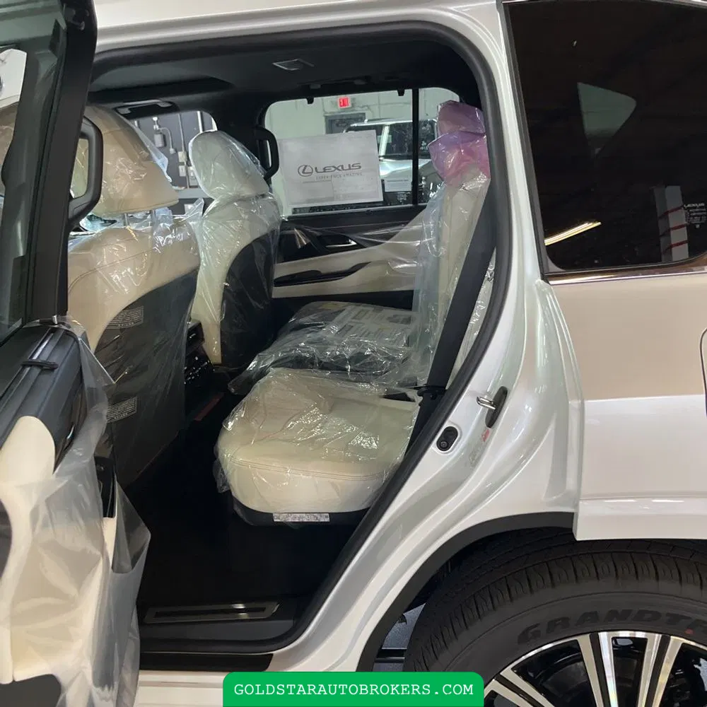 2025 Lexus LX 700h Luxury