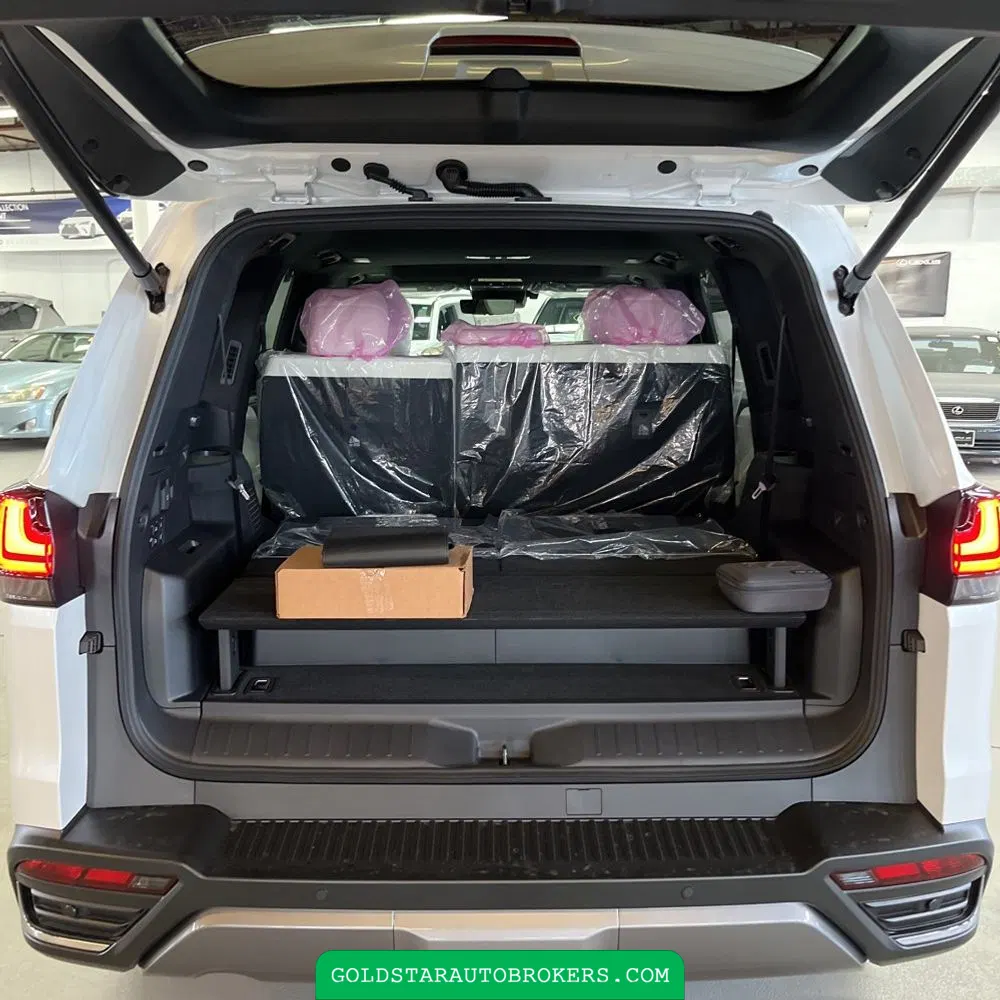 2025 Lexus LX 700h Luxury