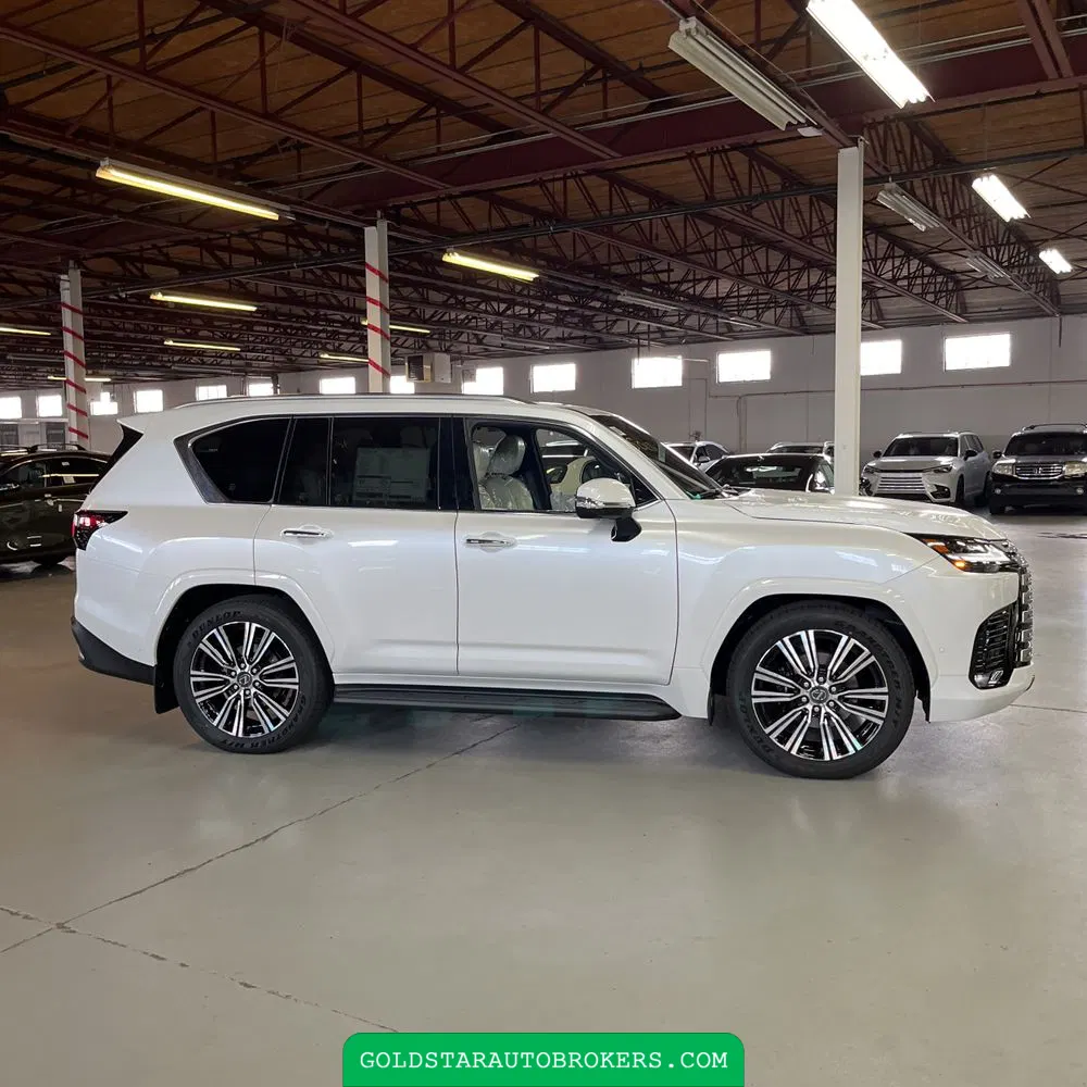 2025 Lexus LX 700h Luxury
