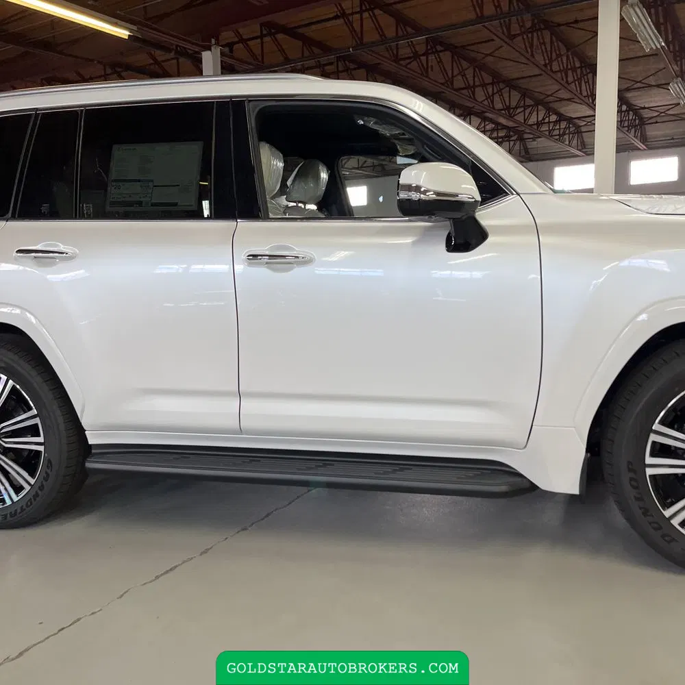 2025 Lexus LX 700h Luxury