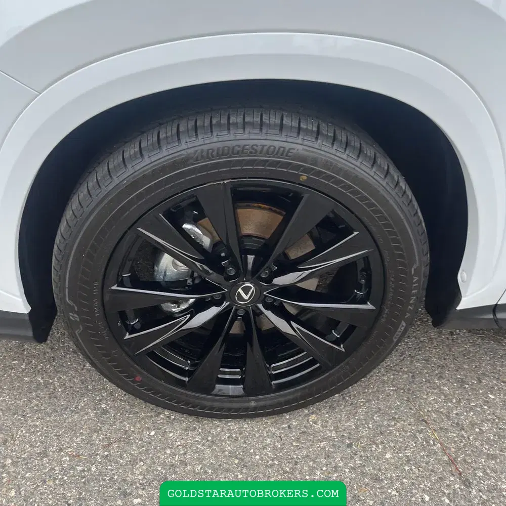 2025 Lexus NX 450h+ F SPORT Handling