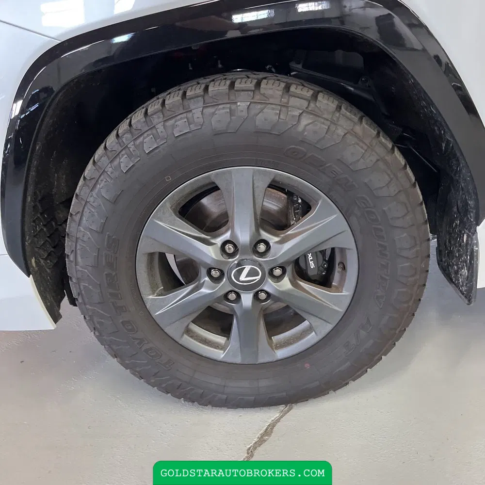 2025 Lexus LX 700h Overtrail