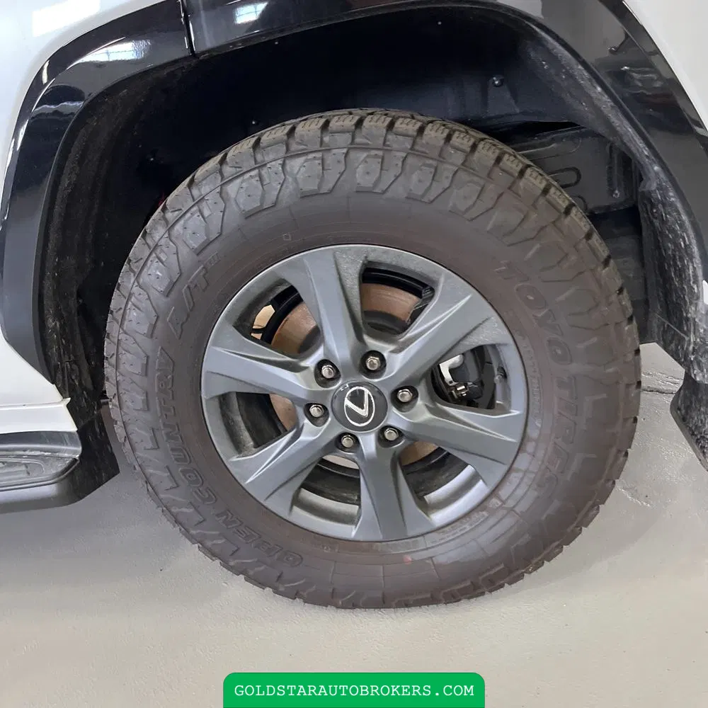 2025 Lexus LX 700h Overtrail