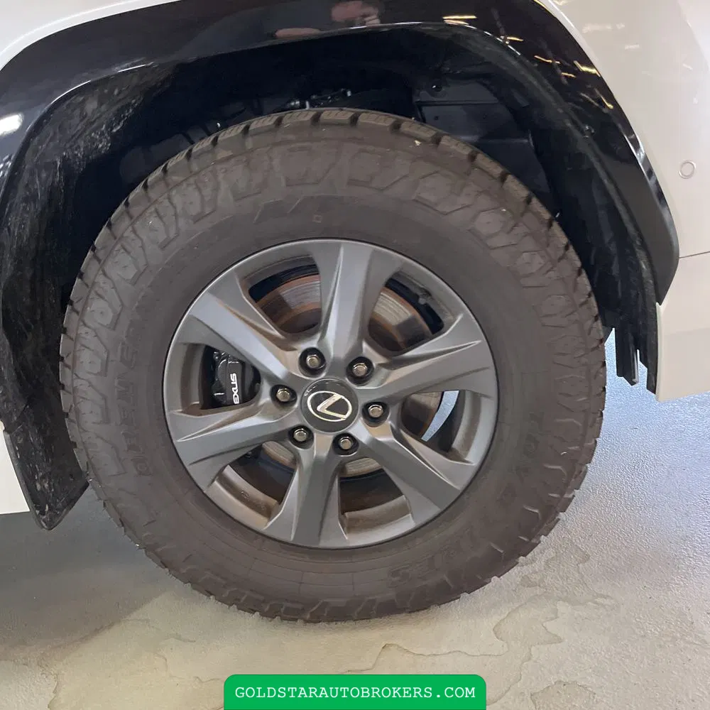 2025 Lexus LX 700h Overtrail