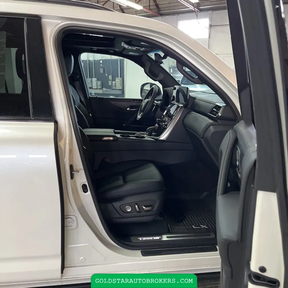 2025 Lexus LX 700h Overtrail