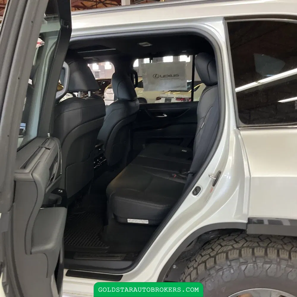 2025 Lexus LX 700h Overtrail