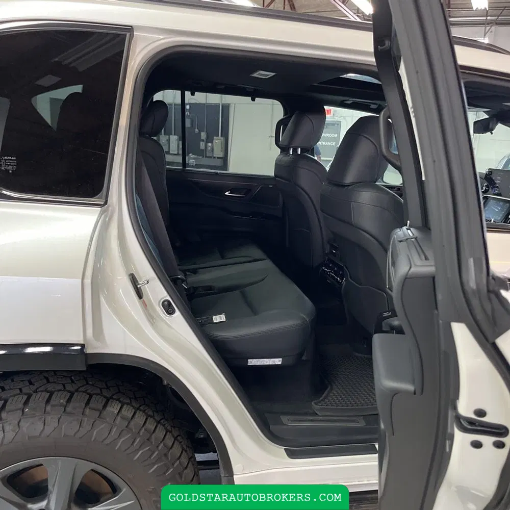 2025 Lexus LX 700h Overtrail