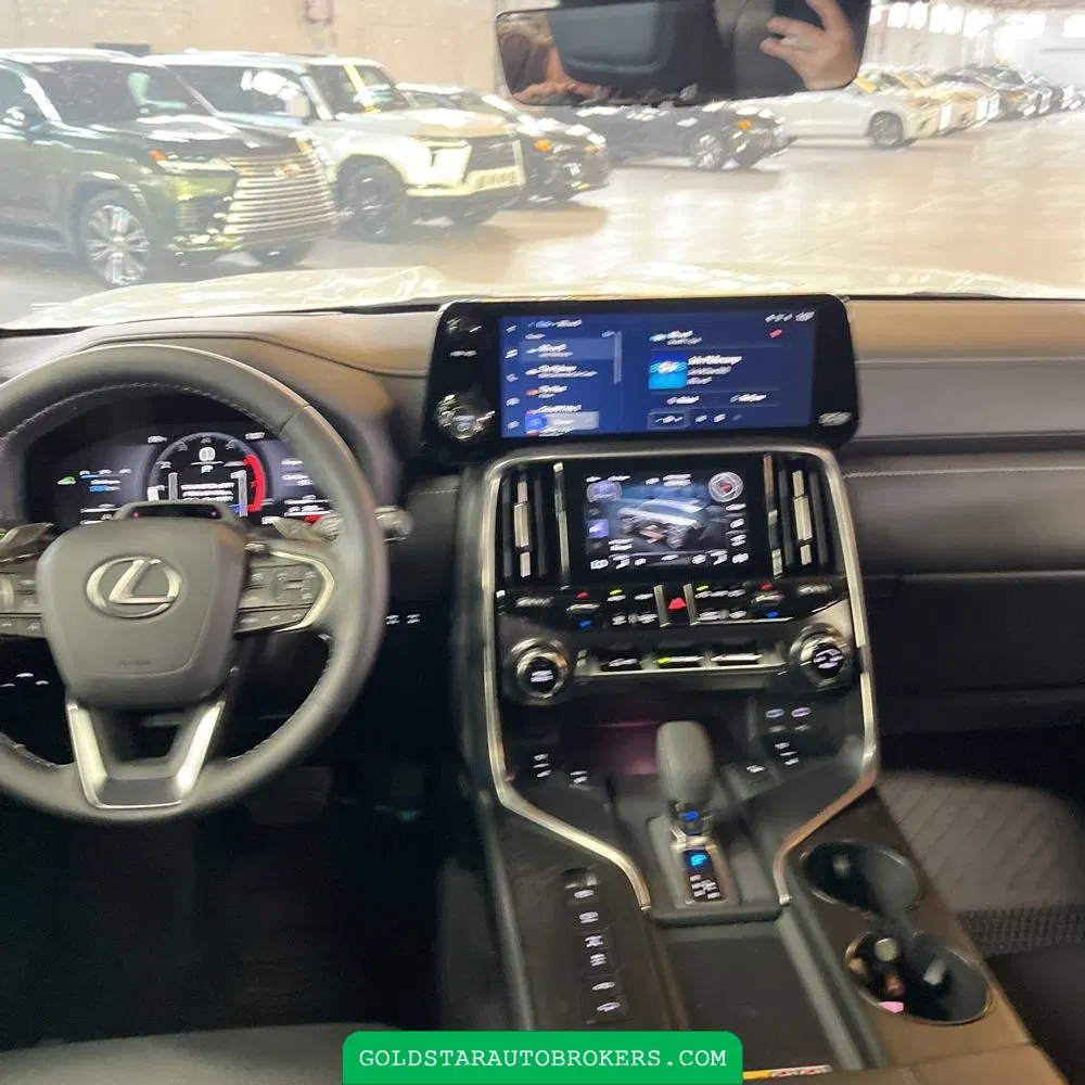 2025 Lexus LX 700h Overtrail