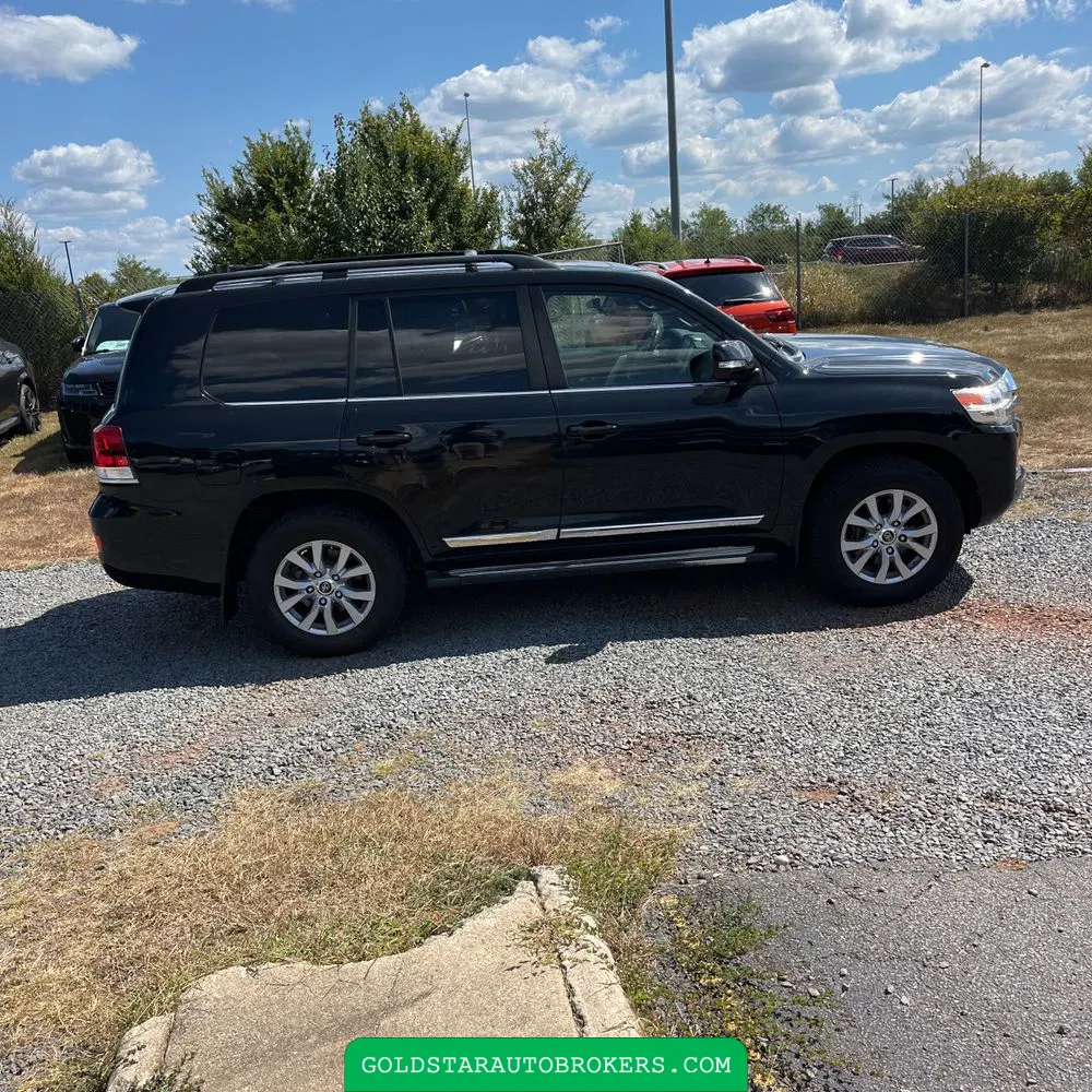 2017 Toyota Land Cruiser Base