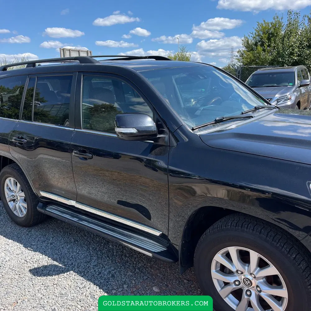 2017 Toyota Land Cruiser Base