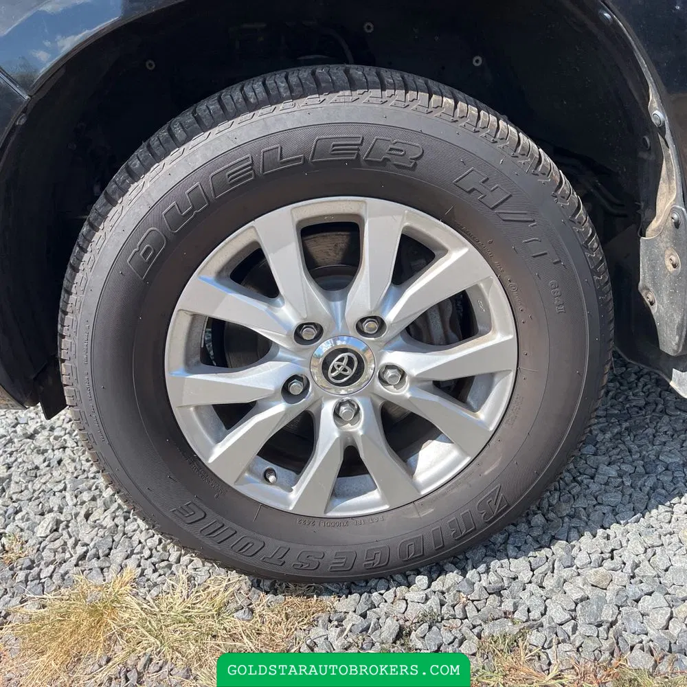 2017 Toyota Land Cruiser Base
