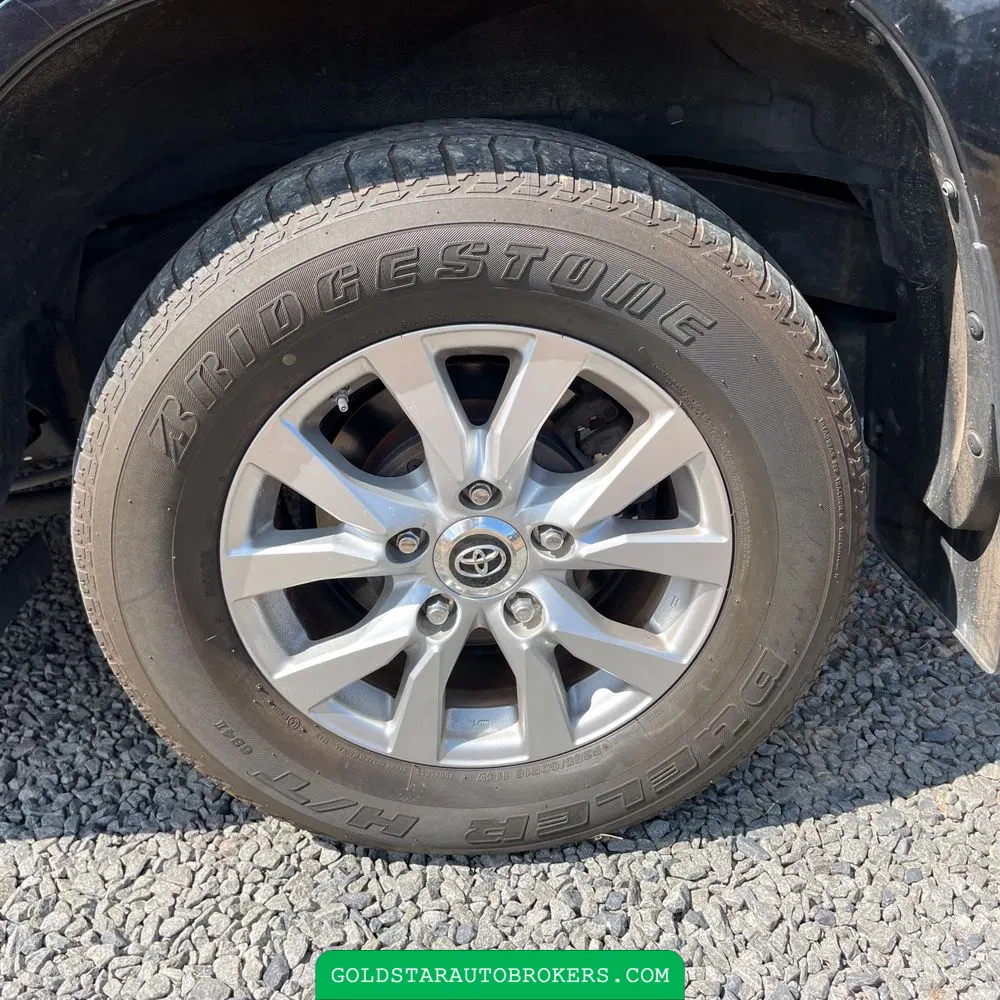 2017 Toyota Land Cruiser Base