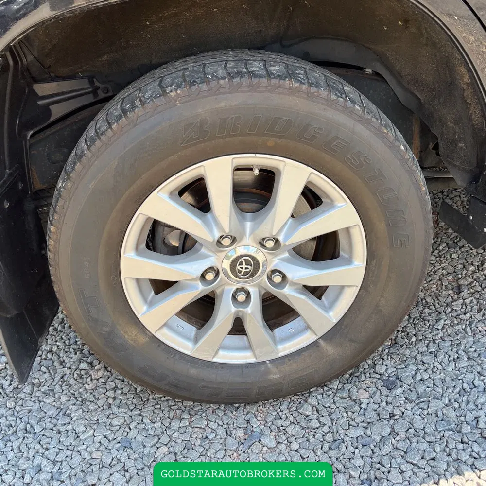 2017 Toyota Land Cruiser Base