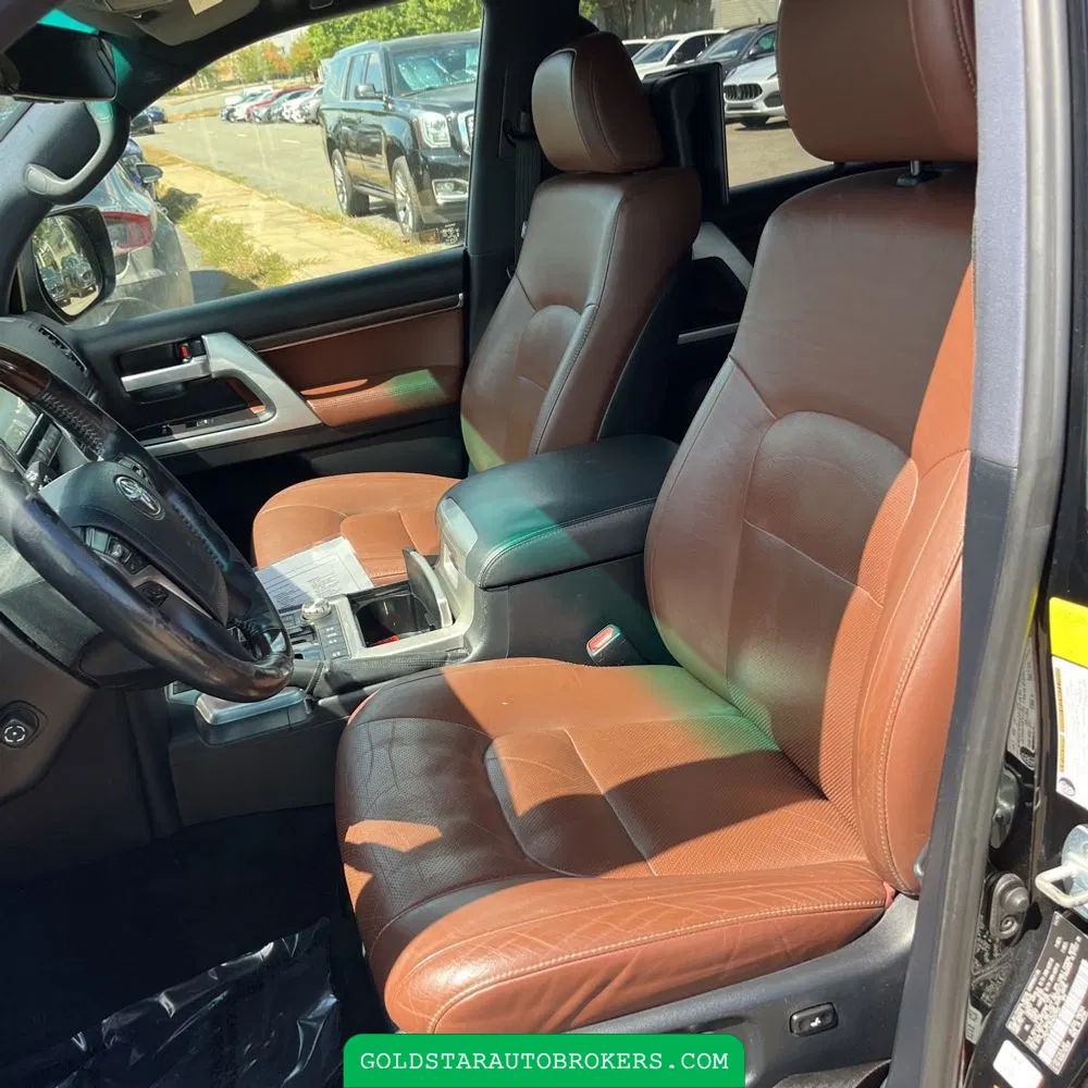 2017 Toyota Land Cruiser Base