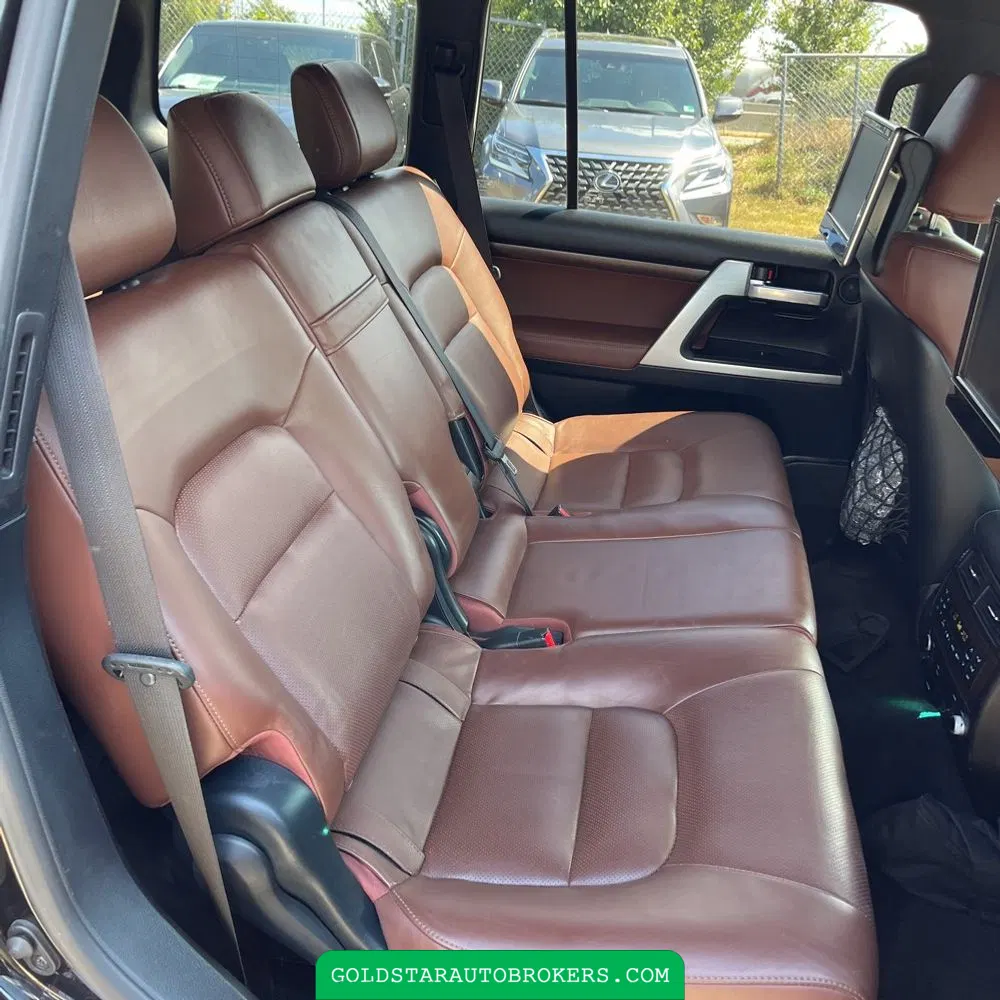 2017 Toyota Land Cruiser Base