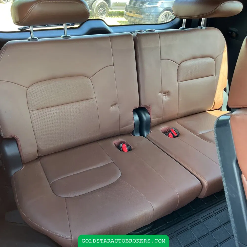 2017 Toyota Land Cruiser Base