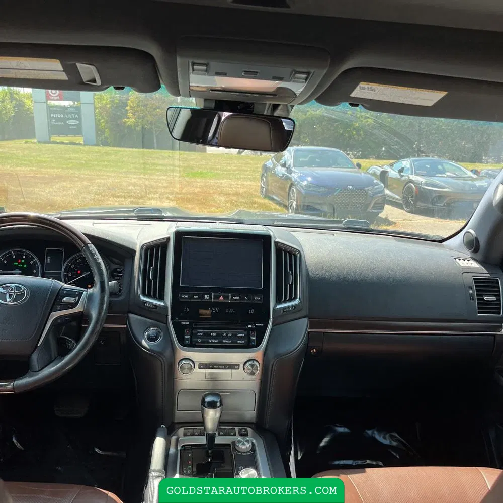 2017 Toyota Land Cruiser Base
