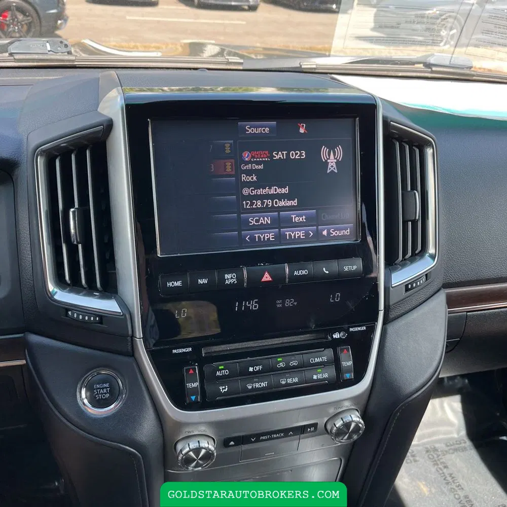 2017 Toyota Land Cruiser Base