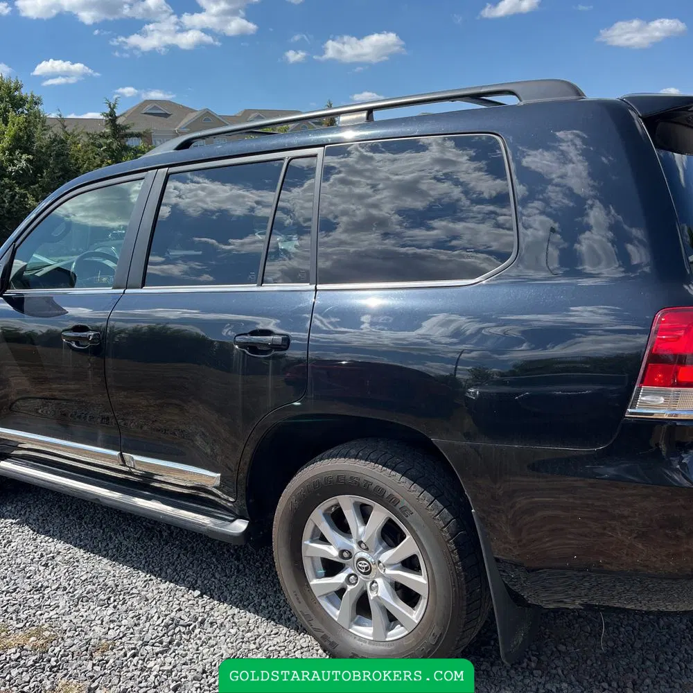 2017 Toyota Land Cruiser Base