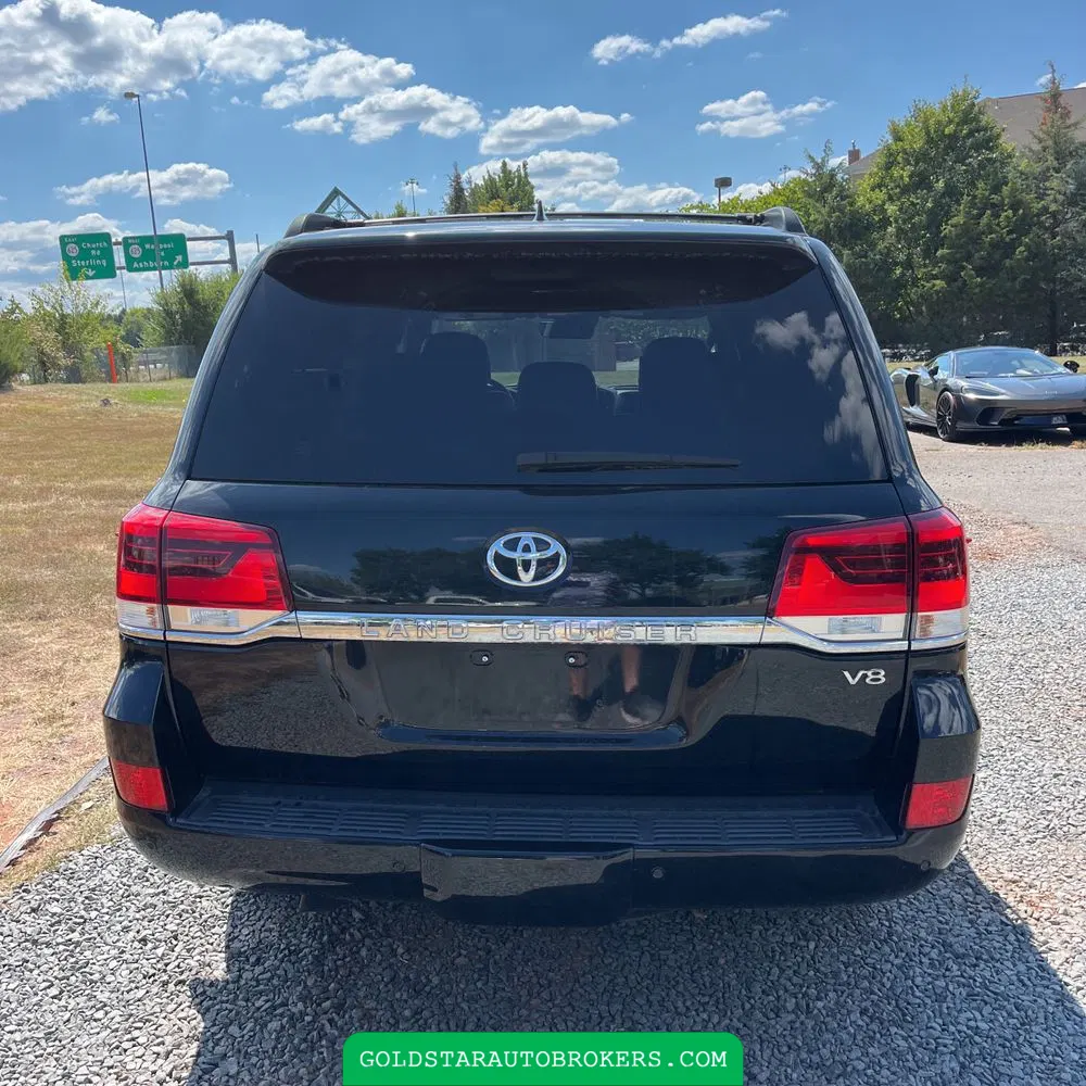 2017 Toyota Land Cruiser Base