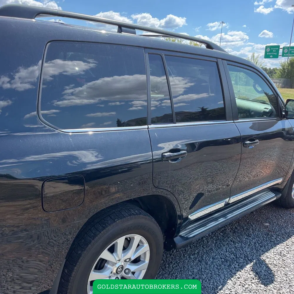 2017 Toyota Land Cruiser Base
