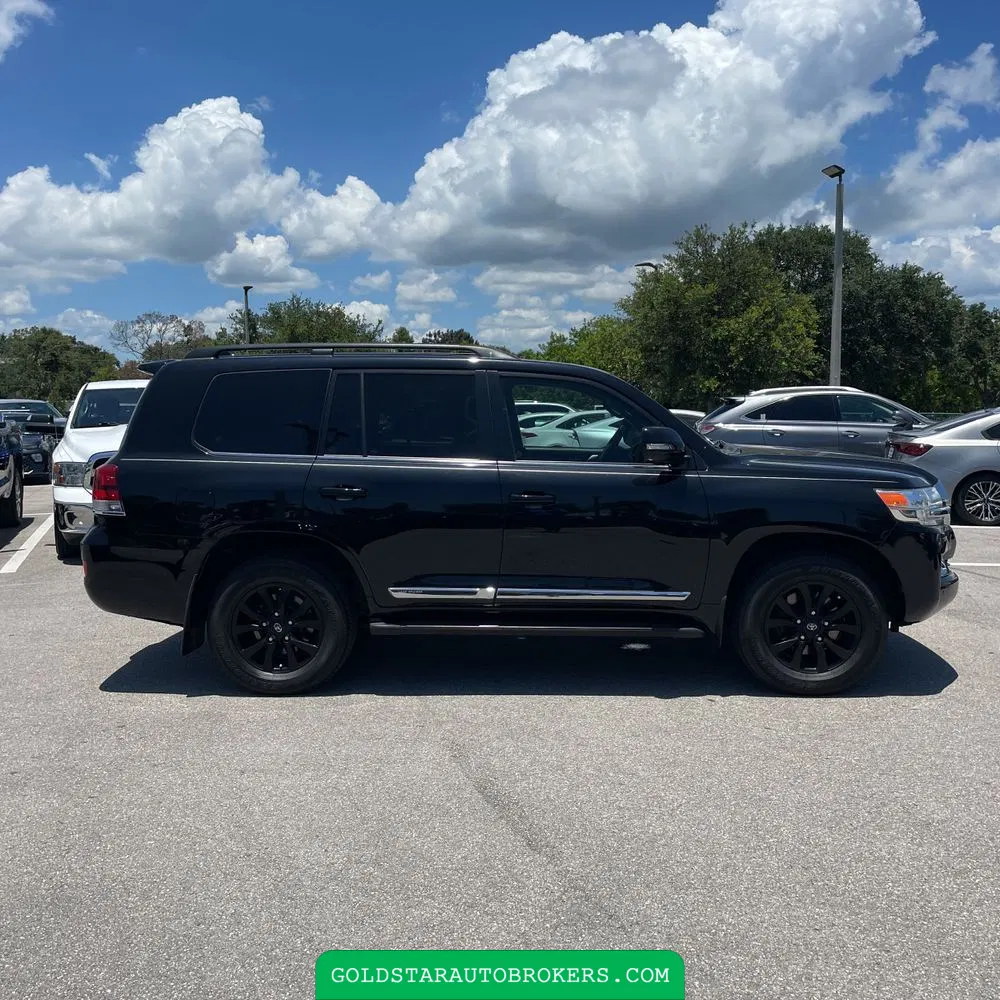 2018 Toyota Land Cruiser Base