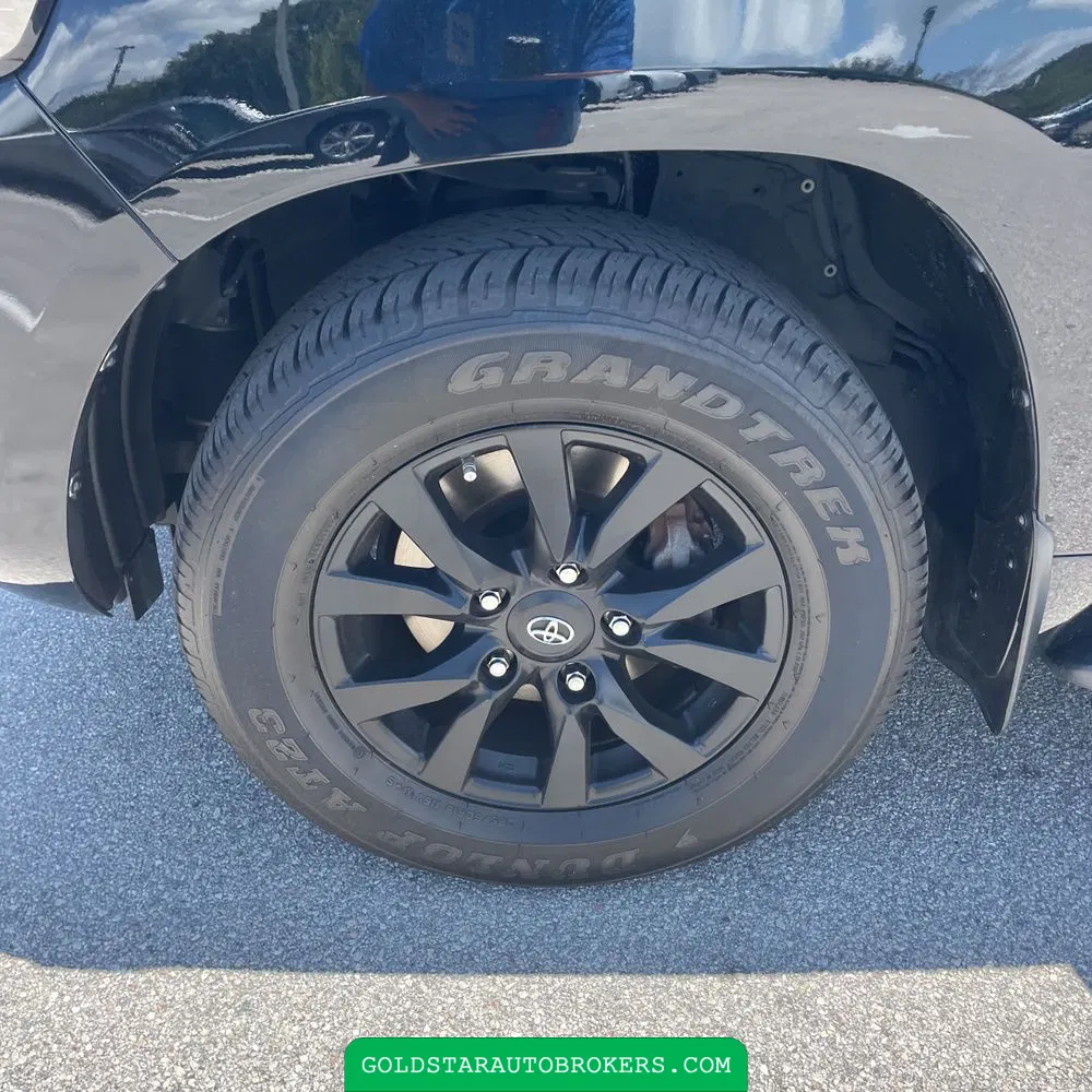 2018 Toyota Land Cruiser Base
