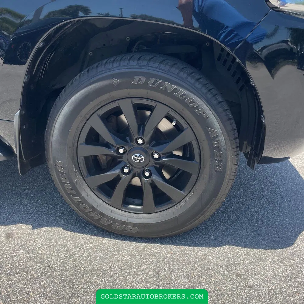 2018 Toyota Land Cruiser Base