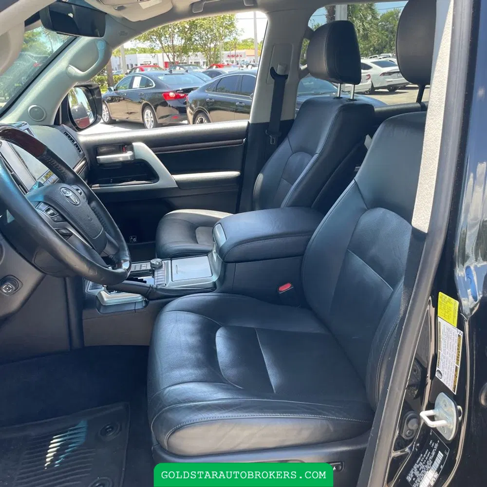 2018 Toyota Land Cruiser Base