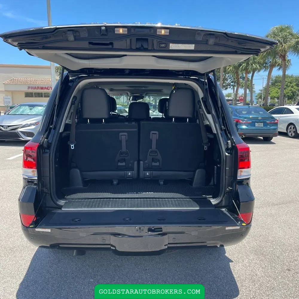 2018 Toyota Land Cruiser Base
