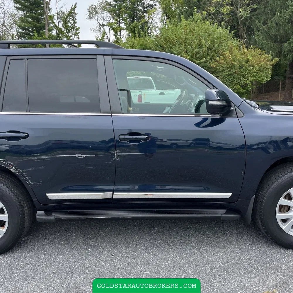 2016 Toyota Land Cruiser Base