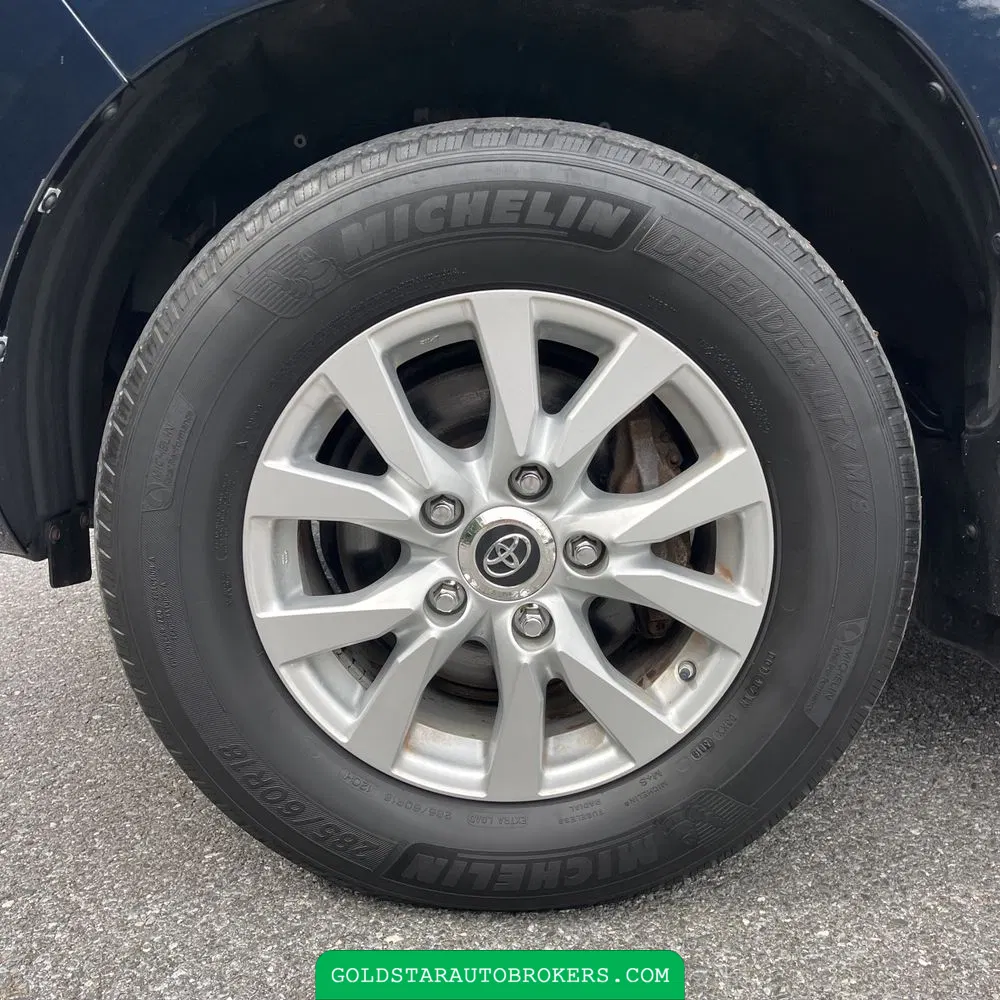 2016 Toyota Land Cruiser Base